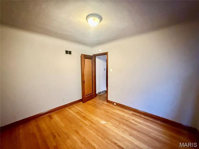 1545 Sells Avenue, St Louis, MO 63147