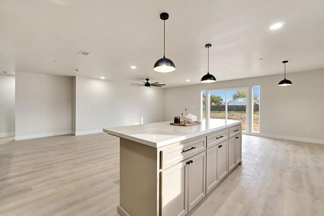 17133 Camden, Madera, CA 93638