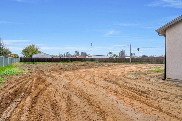 17133 Camden, Madera, CA 93638