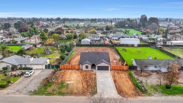 17133 Camden, Madera, CA 93638