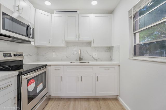 200 SW 132nd Way 210L, Pembroke Pines, FL 33027