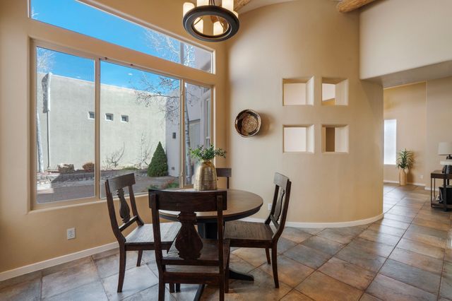 11 Sobradora Drive, Santa Fe, NM 87508