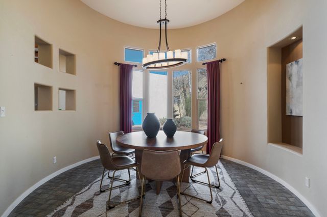 11 Sobradora Drive, Santa Fe, NM 87508