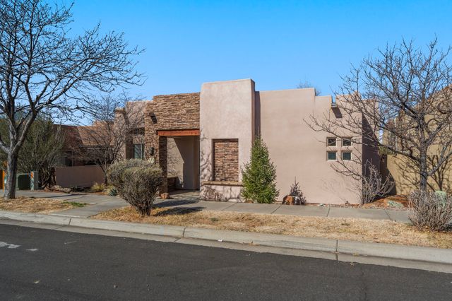 11 Sobradora Drive, Santa Fe, NM 87508