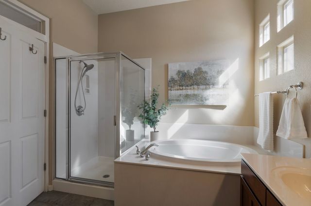 11 Sobradora Drive, Santa Fe, NM 87508