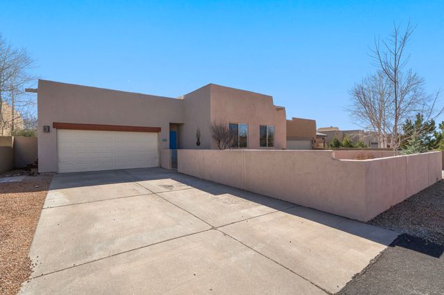 11 Sobradora Drive, Santa Fe, NM 87508