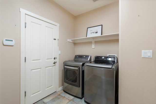 11 Sobradora Drive, Santa Fe, NM 87508