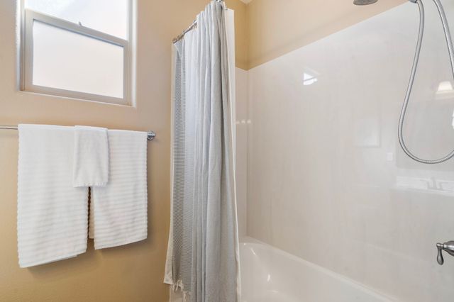 11 Sobradora Drive, Santa Fe, NM 87508