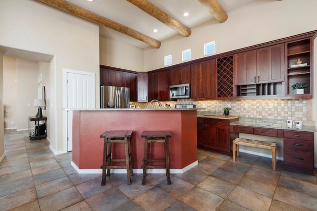 11 Sobradora Drive, Santa Fe, NM 87508