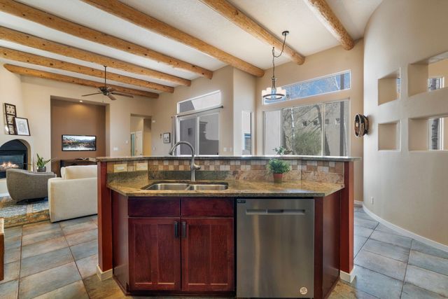 11 Sobradora Drive, Santa Fe, NM 87508