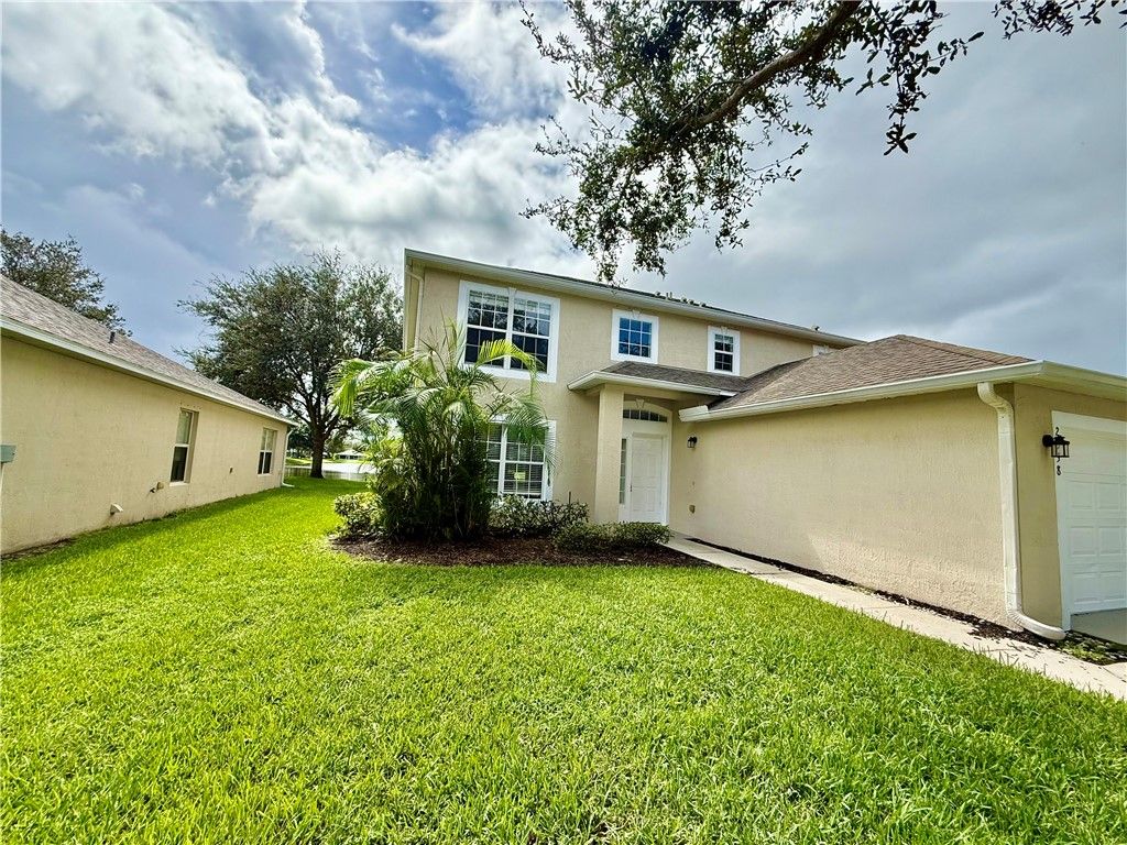2538 12th Square SW, Vero Beach, FL 32968