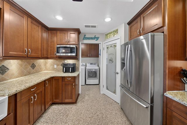 5644 N Hazel Avenue, Fresno, CA 93711