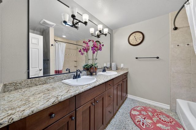 5644 N Hazel Avenue, Fresno, CA 93711