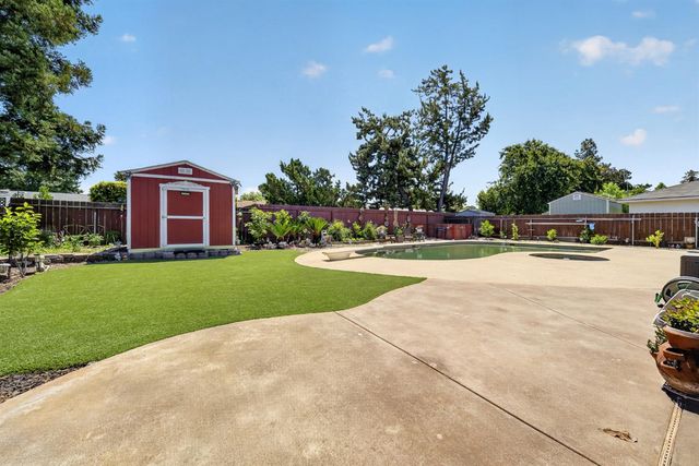 5644 N Hazel Avenue, Fresno, CA 93711