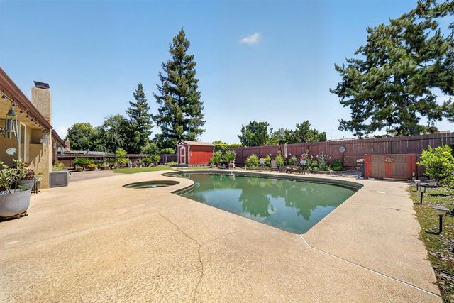 5644 N Hazel Avenue, Fresno, CA 93711