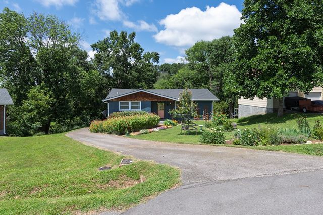 409 Rosehill Ct, Goodlettsville, TN 37072