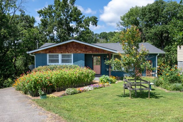 409 Rosehill Ct, Goodlettsville, TN 37072