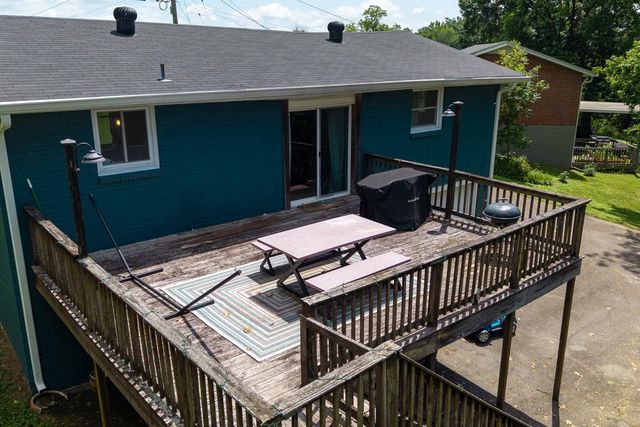 409 Rosehill Ct, Goodlettsville, TN 37072