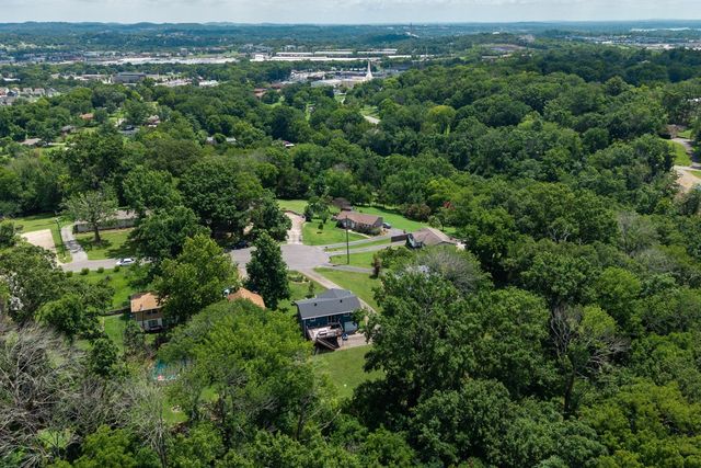 409 Rosehill Ct, Goodlettsville, TN 37072