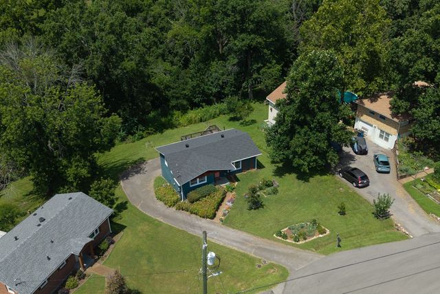 409 Rosehill Ct, Goodlettsville, TN 37072