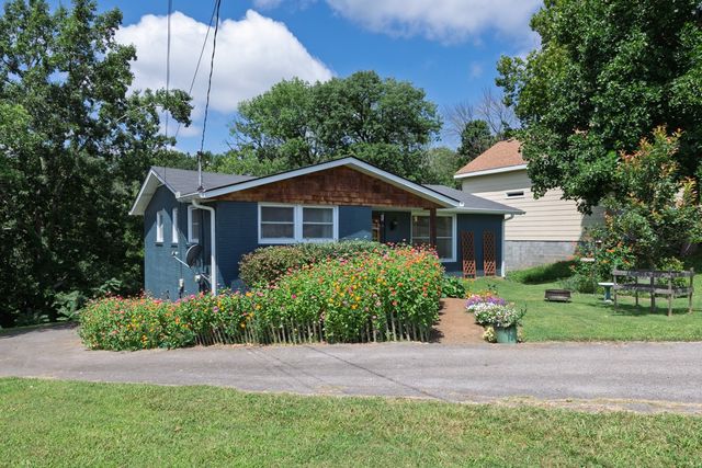 409 Rosehill Ct, Goodlettsville, TN 37072