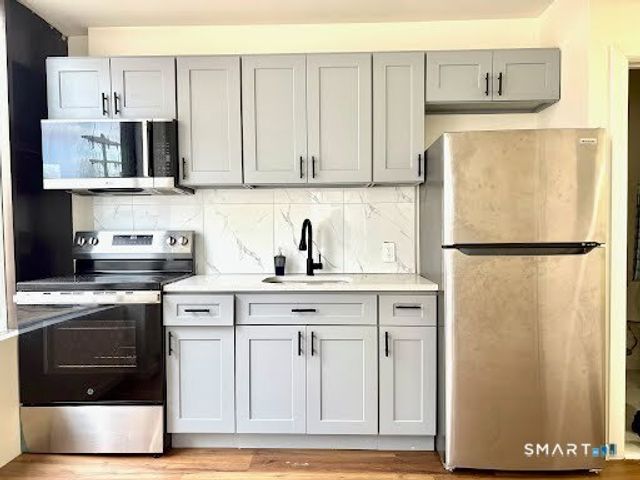 61 Field Street 101, Waterbury, CT 06702