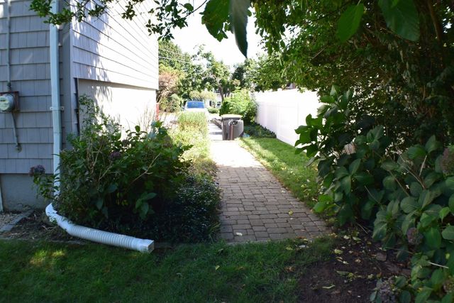 109 Homer Dr, Somerset, MA 02726