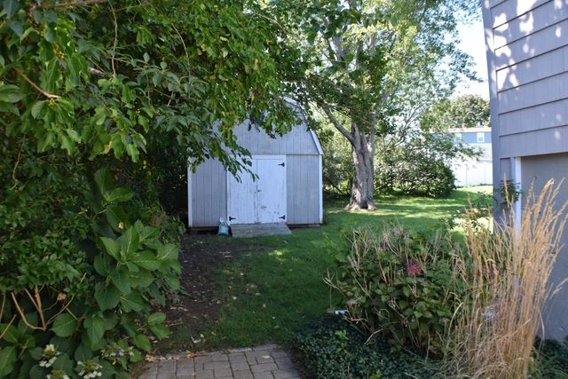 109 Homer Dr, Somerset, MA 02726