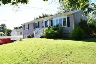 109 Homer Dr, Somerset, MA 02726