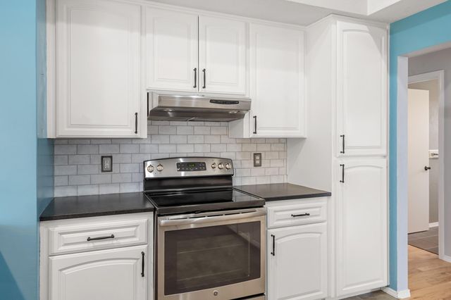 850 Forest Glen Drive, Central Point, OR 97502