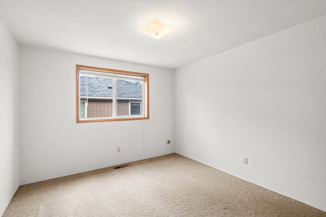 850 Forest Glen Drive, Central Point, OR 97502