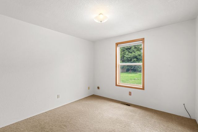 850 Forest Glen Drive, Central Point, OR 97502