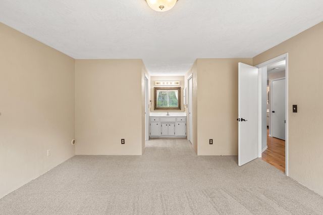 850 Forest Glen Drive, Central Point, OR 97502