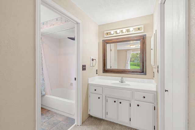 850 Forest Glen Drive, Central Point, OR 97502