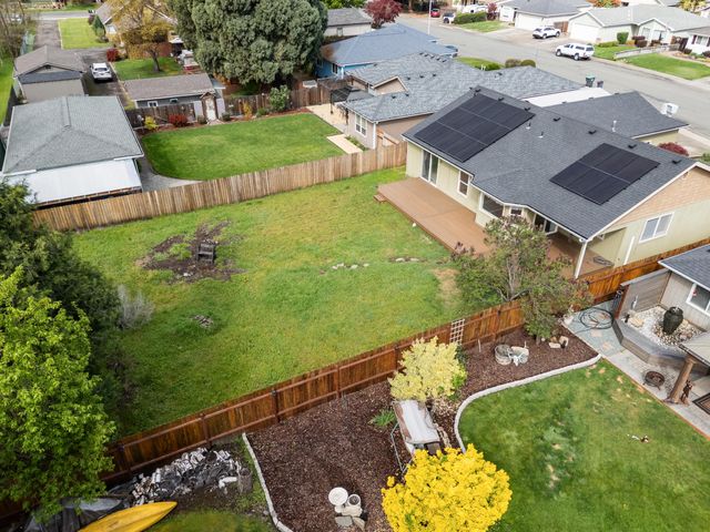 850 Forest Glen Drive, Central Point, OR 97502