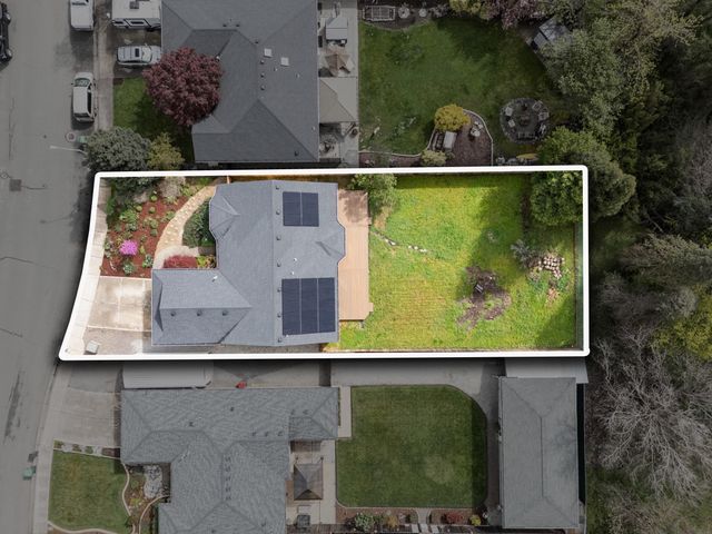 850 Forest Glen Drive, Central Point, OR 97502