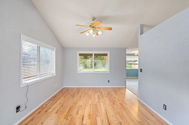 850 Forest Glen Drive, Central Point, OR 97502