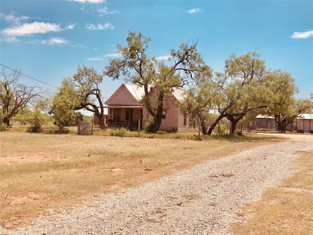 401 CR 104, Santa Anna, TX 76878