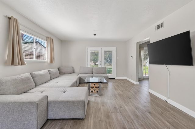 7514 Summer Glen Lane, Houston, TX 77072