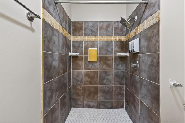 7514 Summer Glen Lane, Houston, TX 77072