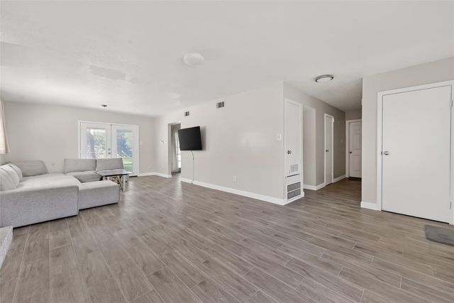 7514 Summer Glen Lane, Houston, TX 77072