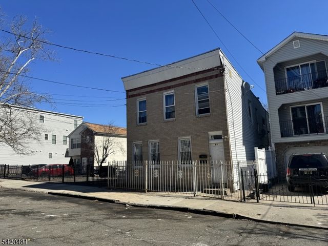 65 Stone St, Newark City, NJ 07104