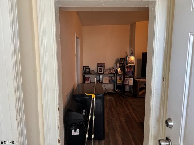 65 Stone St, Newark City, NJ 07104