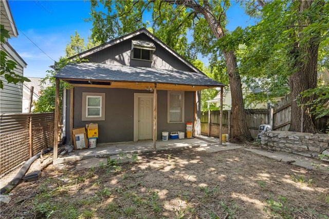 627 Sumner Avenue, Kansas City, KS 66101