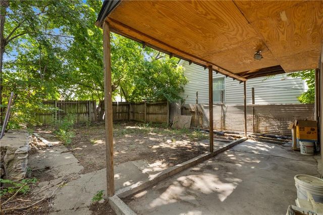 627 Sumner Avenue, Kansas City, KS 66101