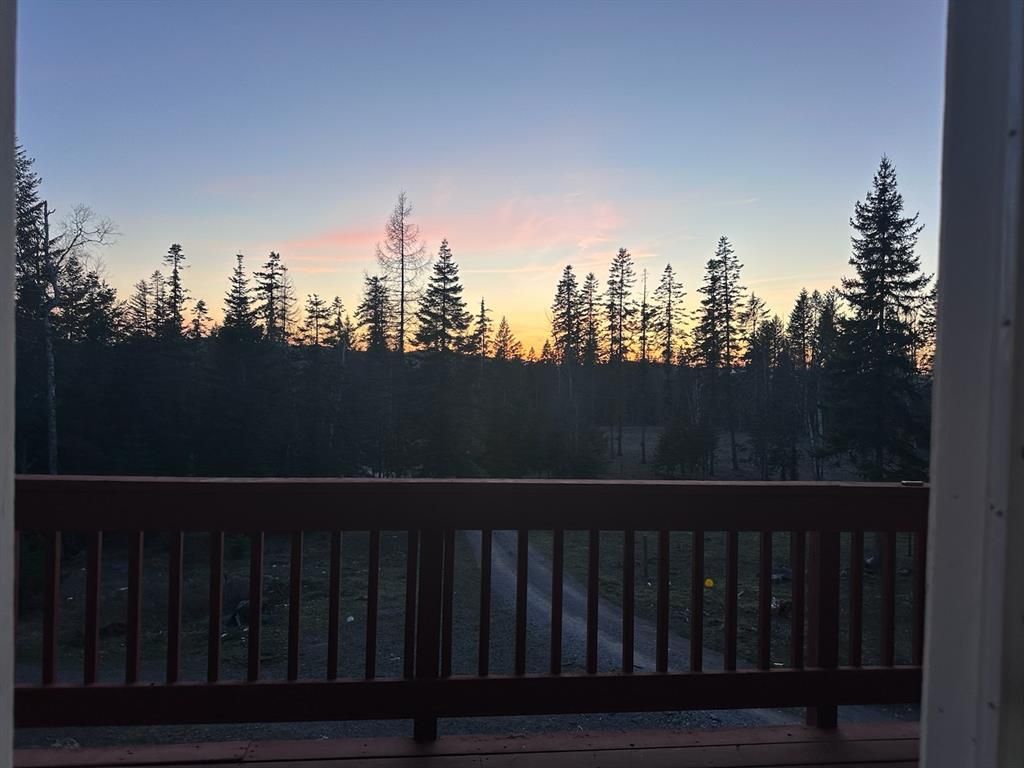 Image 3 of property listing at 11678 S Whitetail Road, Bigfork, MT 59911