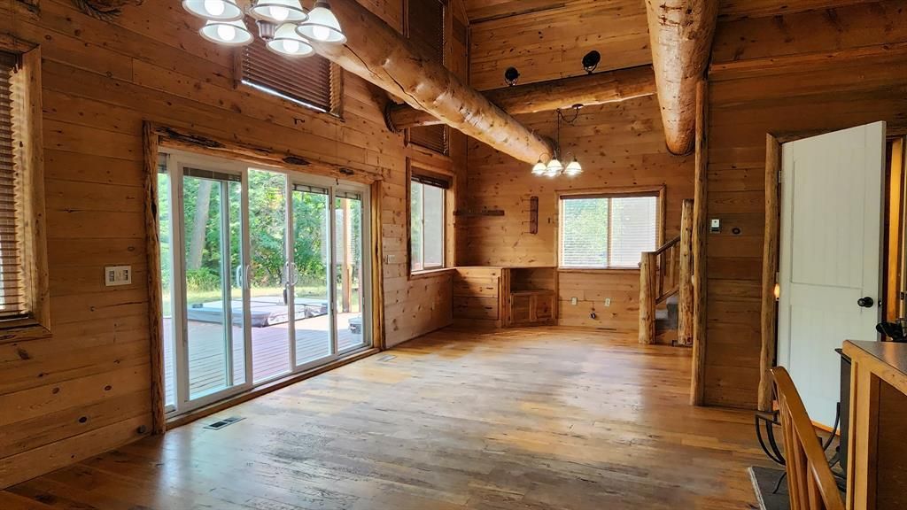 Image 9 of property listing at 11678 S Whitetail Road, Bigfork, MT 59911