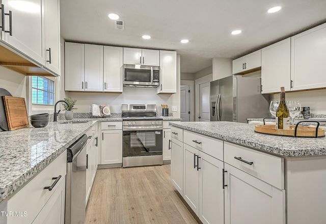 220 Blue Haven Drive, Kingsport, TN 37663