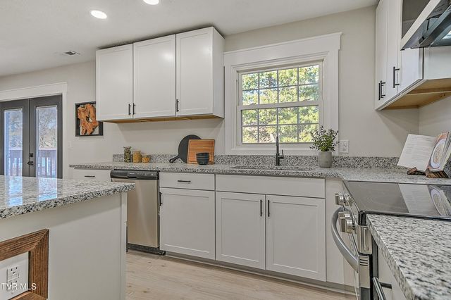 220 Blue Haven Drive, Kingsport, TN 37663