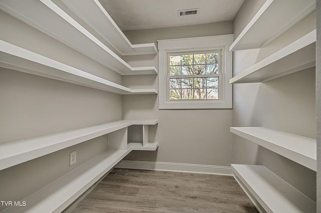 220 Blue Haven Drive, Kingsport, TN 37663